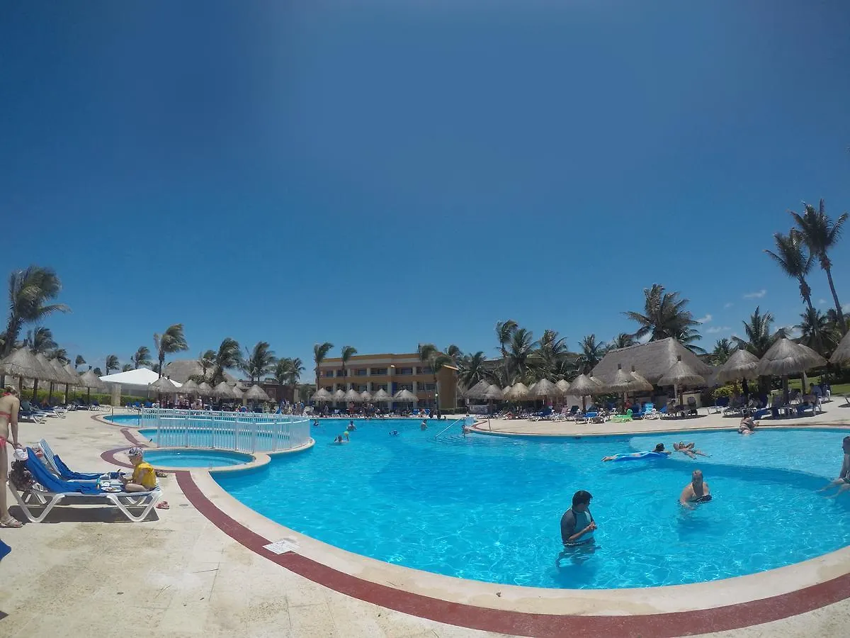 Akumal By Kiin Rentals 3*,